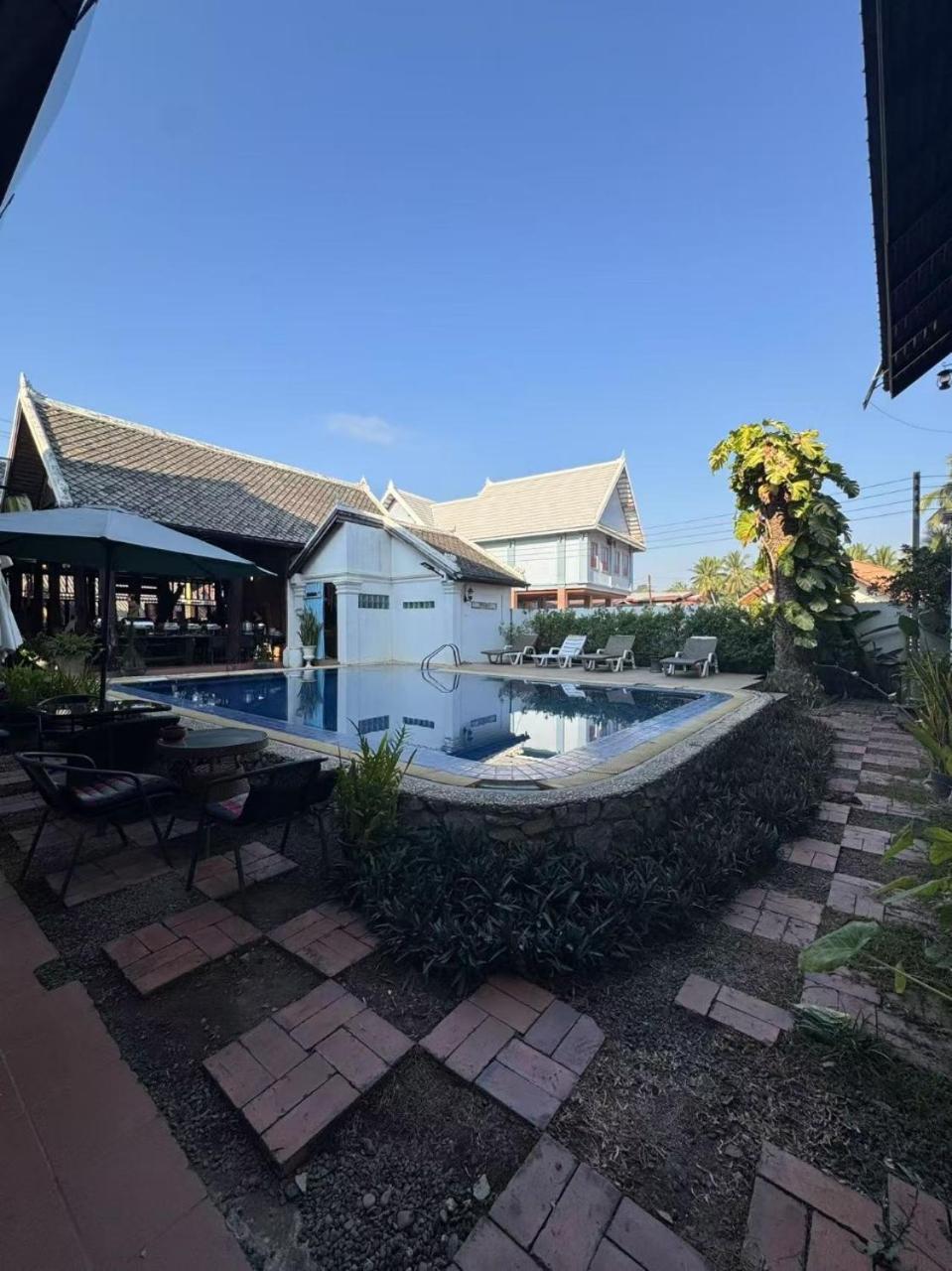 Alana Luang Prabang Hotel Екстериор снимка